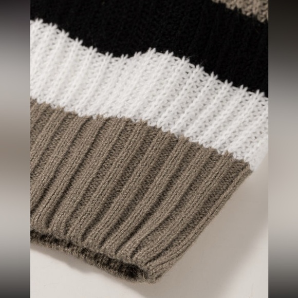 Super Soft Striped Colorblock Pattern Knit Sweater Size: XL - Picture 8 of 12